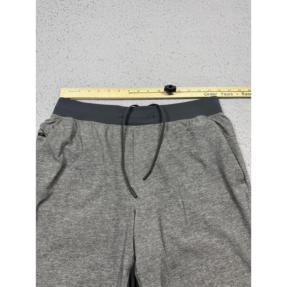 Lululemon THE Shorts Mens Large Gray Running Training 9 Inseam‎ Athletic LM7LAMS